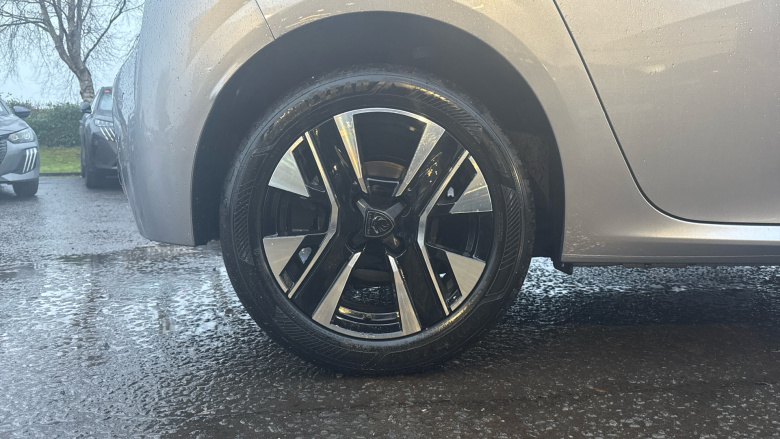 Peugeot 208 1.2 PureTech 100 Allure 5dr Petrol Hatchback